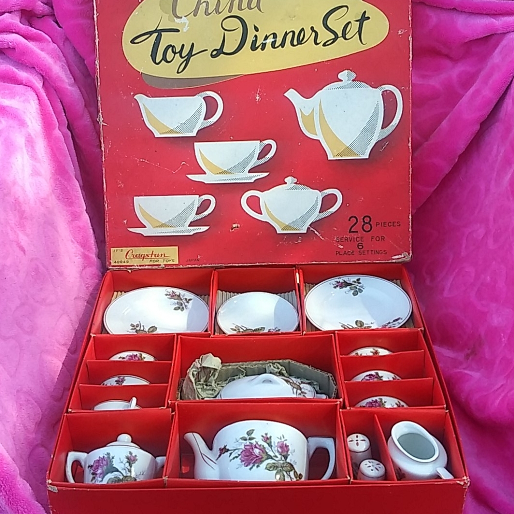 CRAGSTAN Collectible Made In Japan Porcelain 26 Piece Toy Fabulous Dinner Set